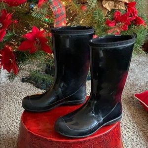 Women’s size 7 Kamilk glossy black rain boots ☔️